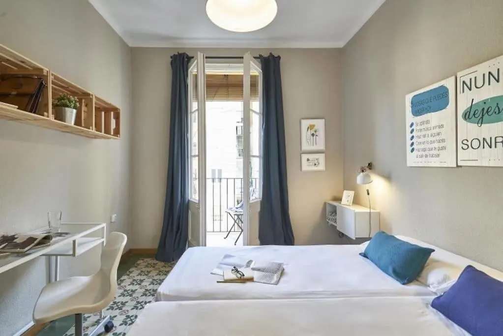 Bebarceloner Sants Apartments- 3 Bedroom Appartamento Barcellona